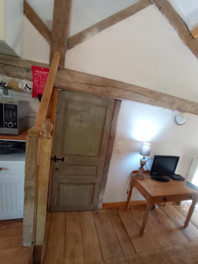 Apartamento Ecurie Le Buguet Saint-Antoine-Cumond Exterior foto